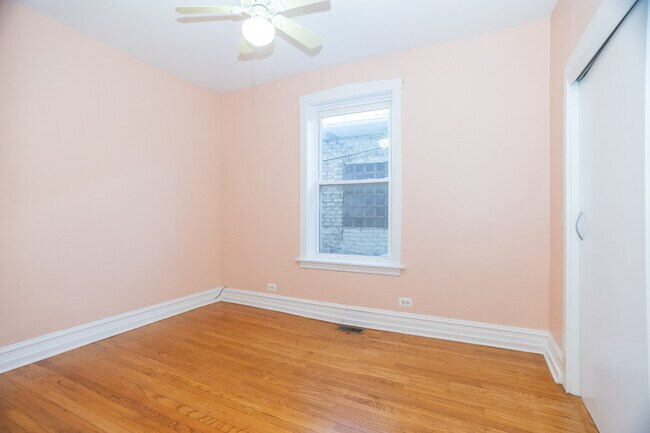 Building Photo - 3033 W Gunnison St