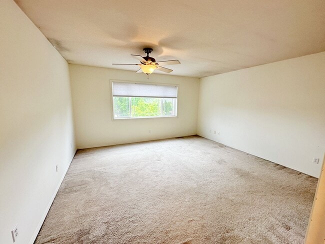 Building Photo - Gorgeous 4-Bedroom, 2.5-Bathroom House in Beaverton with Fenced Backyard, Cozy Gas Fireplace - $1...