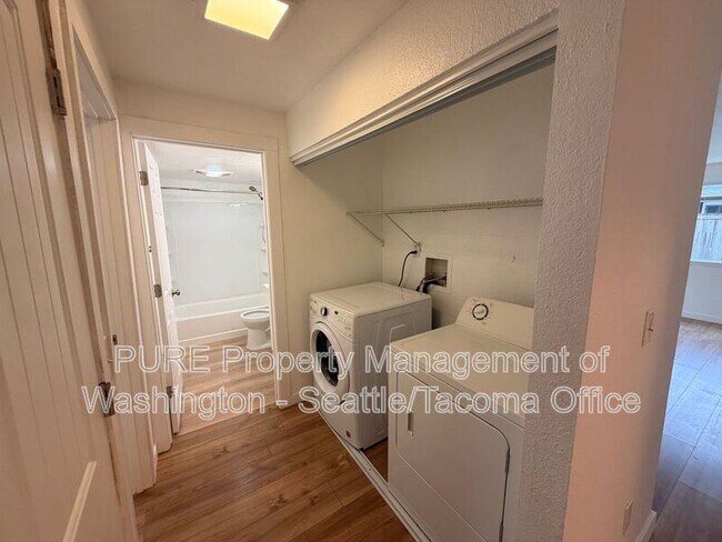 Building Photo - 1706 E 56th St