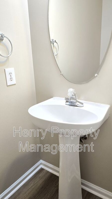 Building Photo - 310 Virens Dr