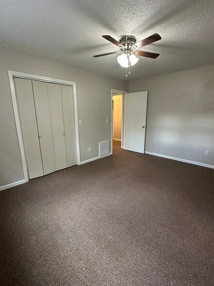Building Photo - 78B Dries Dr
