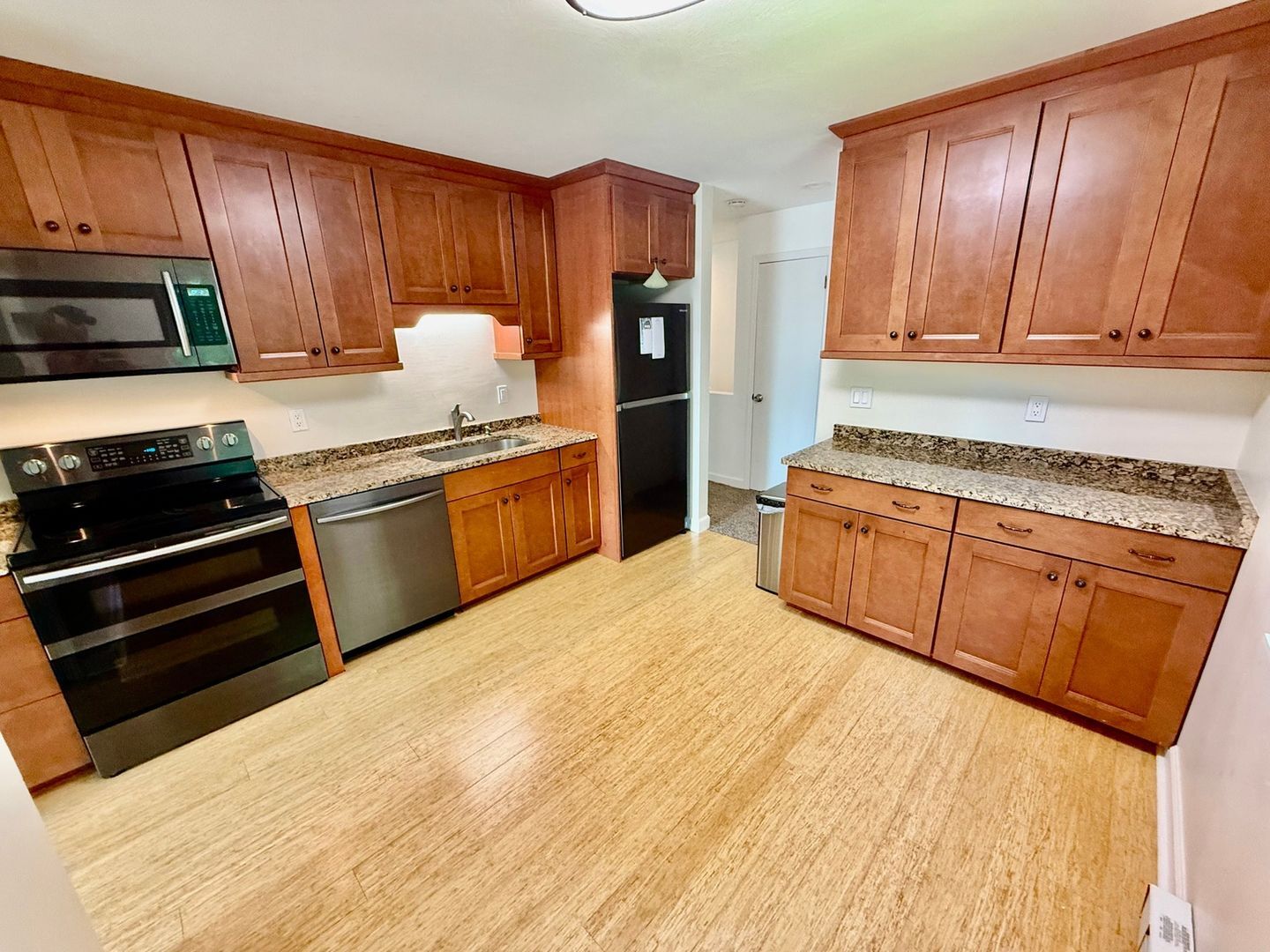 Building Photo - 205 Village Dr