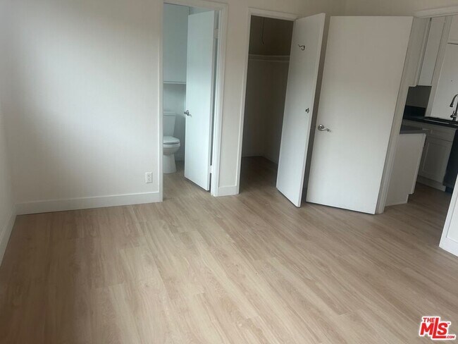 Building Photo - 3603 Mentone Ave