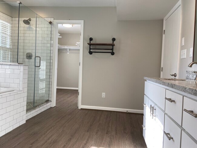 Building Photo - 1124 Theresa Ct