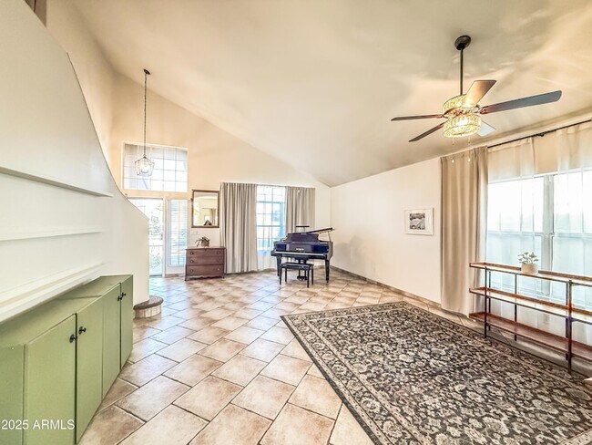 Building Photo - 5057 E Delta Ave