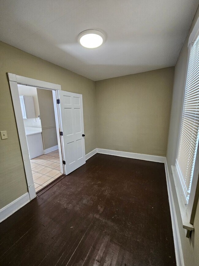 Building Photo - BNH- 2482