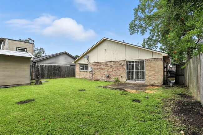 Building Photo - 8611 Valley Ledge Dr