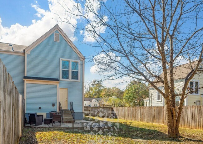 Building Photo - 748 Lake Terrace Dr