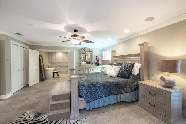 Building Photo - 5645 America Dr