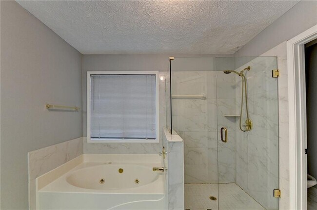 Building Photo - 235 Ruby Forest Pkwy