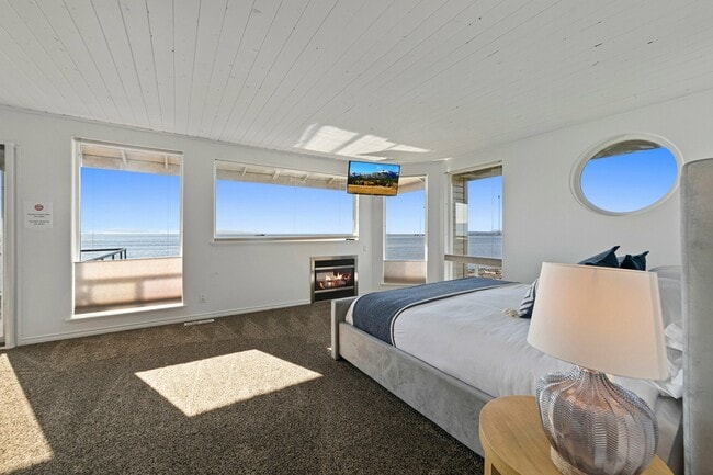 Building Photo - 4825 Sucia Dr