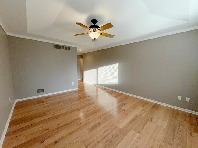 Building Photo - 50247 Cheltenham Dr