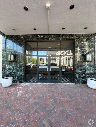 Building Photo - INCLUDES GARAGE PARKING AND INDOOR POOL! 1...