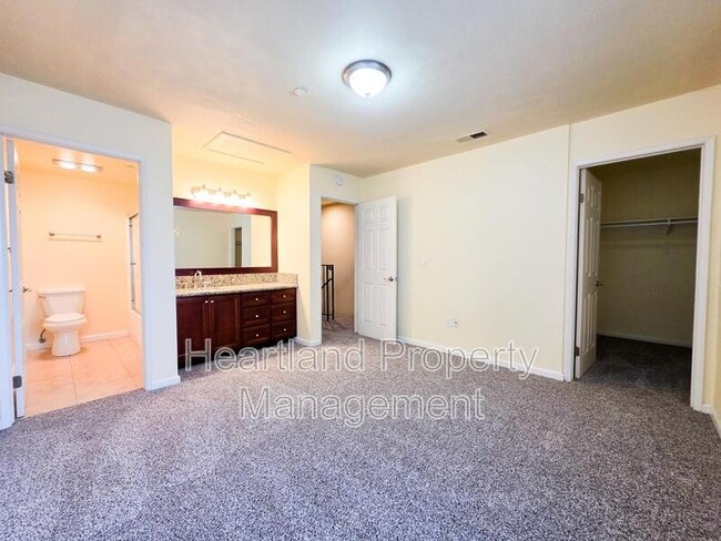 Building Photo - 1166 Decker St