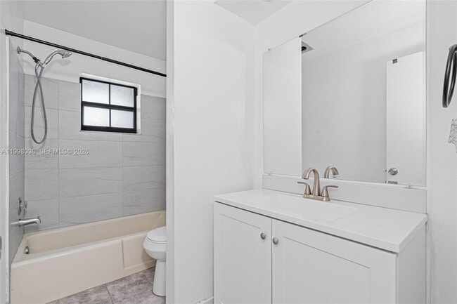 Building Photo - 6916 SW 37th St