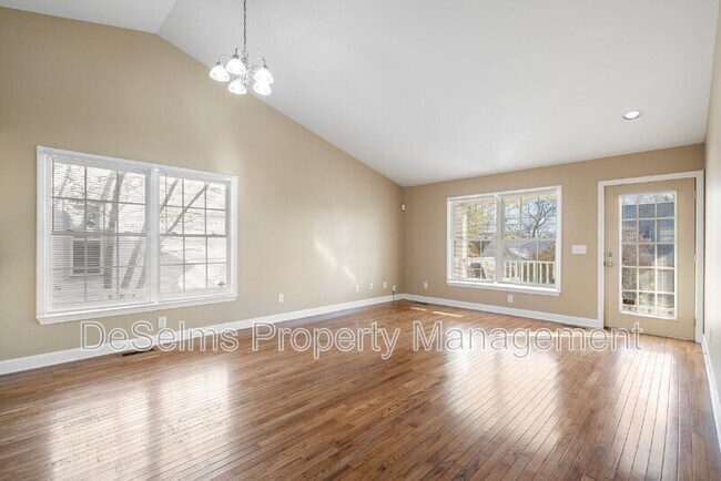 Building Photo - 508 S 12th St