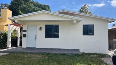 Building Photo - 3260 SW 25th St