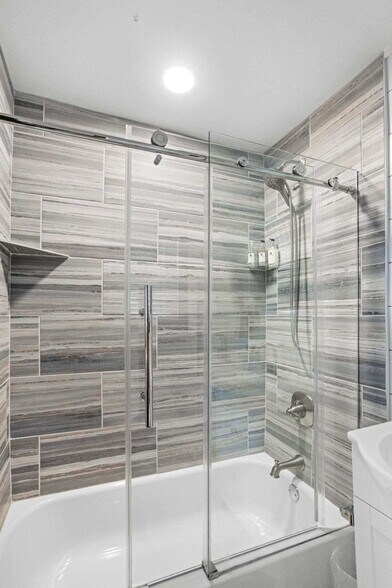 Building Photo - 1302 Ardee Ave