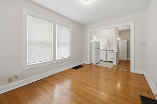 Building Photo - 5334 E Washington St