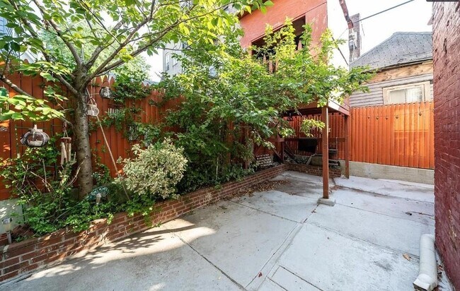 Building Photo - 207 JEWETT Ave