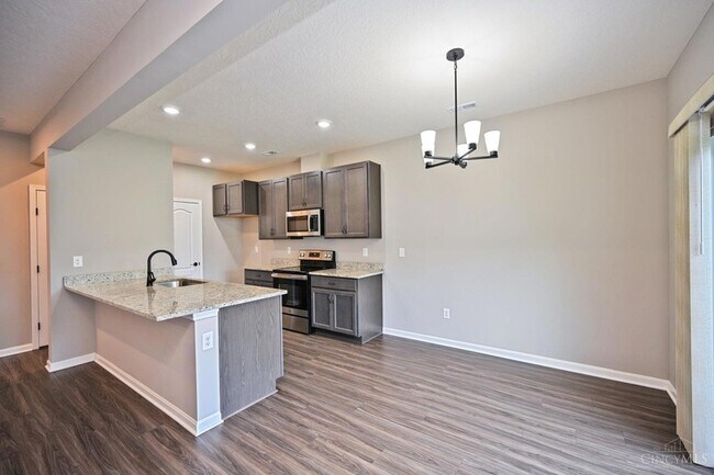 Building Photo - 1538 Summerview Ln