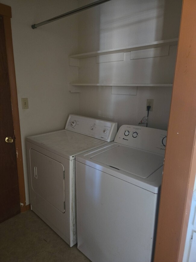 Building Photo - 502 Yale Pl