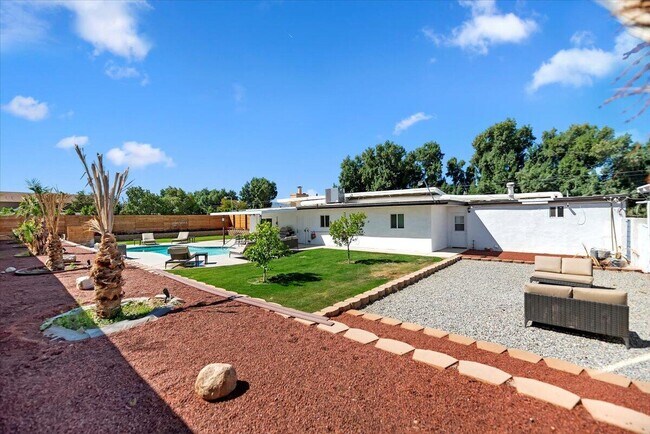 Building Photo - 32300 Shadow Mountain Ln