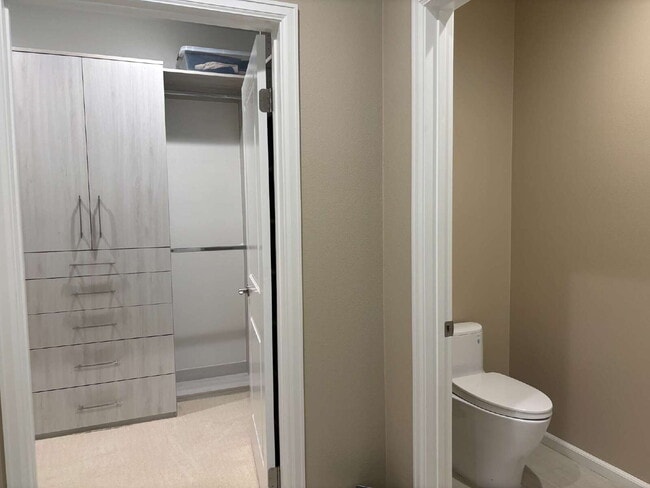Building Photo - Stylish 2-Bedroom Oasis Domani, Residents ...