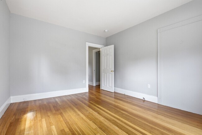 Building Photo - 181 Churchills Ln
