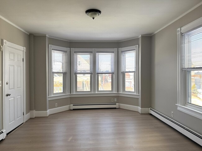 Building Photo - 580 Park Ave