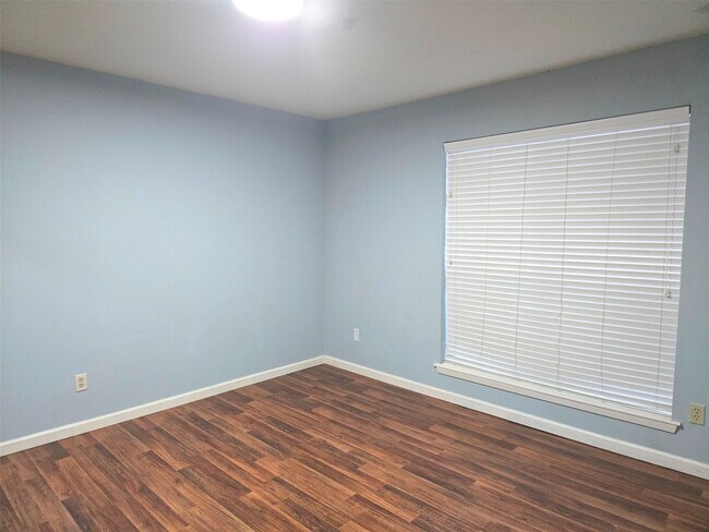 Building Photo - 6602 Harbor Town Dr