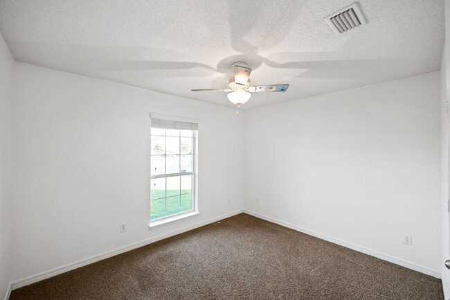 Building Photo - Family Home in Ashford Park!!!