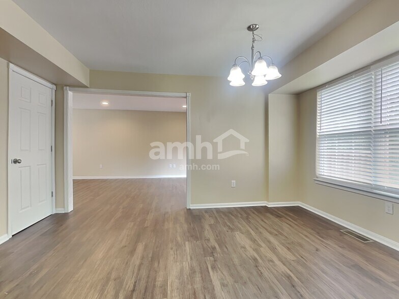 Building Photo - 10311 Charleston Ln