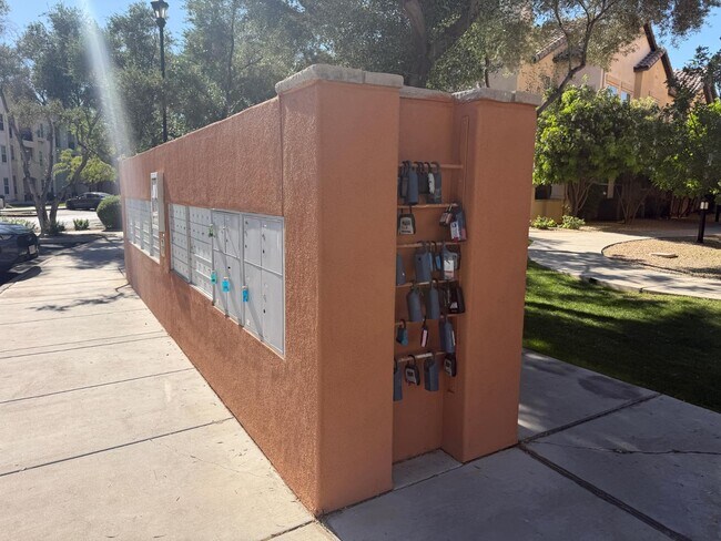 Building Photo - 14575 W Mountain View Blvd