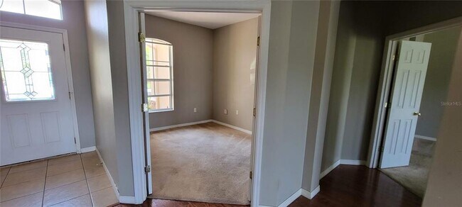 Building Photo - 3504 Somerset Cir