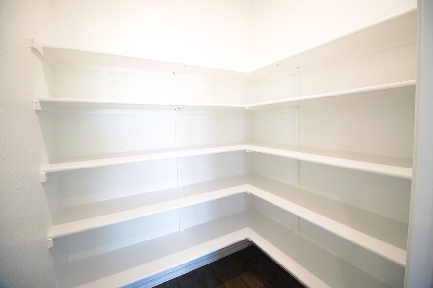 Building Photo - 472 Desert Willow