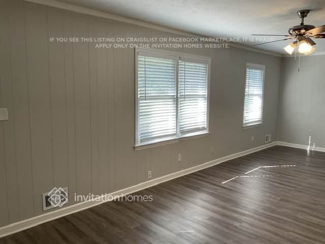 Building Photo - 2630 Farmington Dr SW