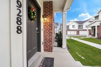 Building Photo - 9288 Castlebury Ct