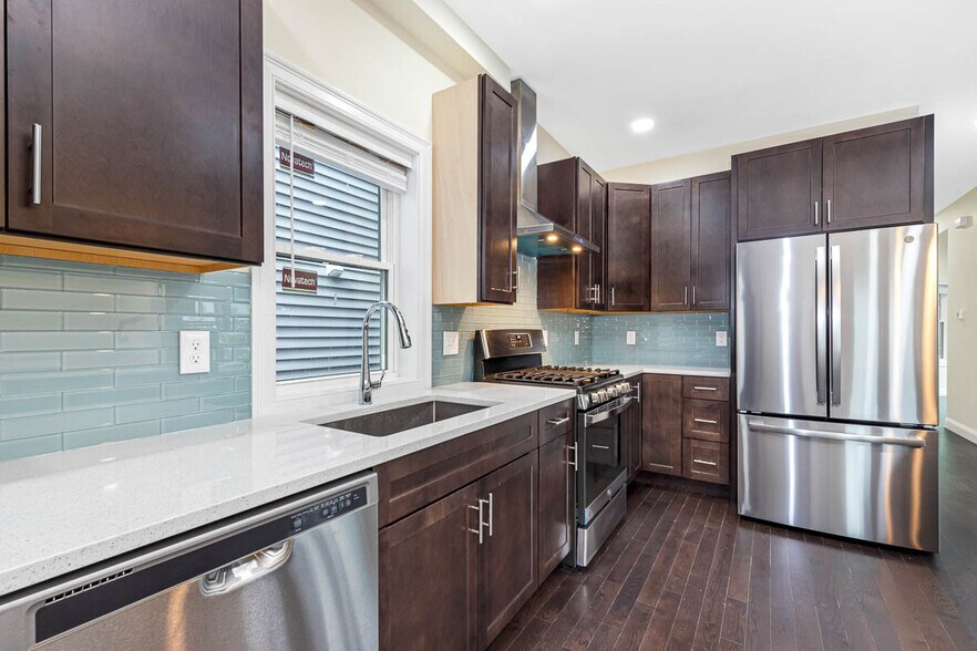 Building Photo - 77 Winchester St