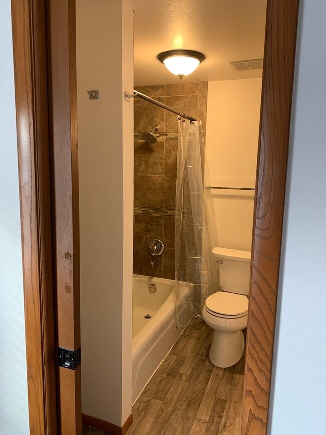 Building Photo - 1001-1007 Brookwood