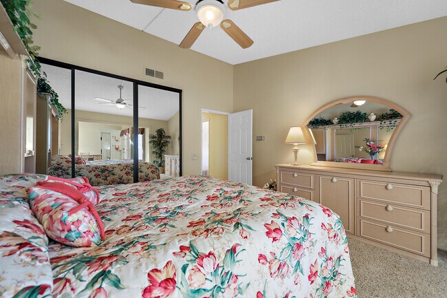 Building Photo - 38960 Kilimanjaro Dr