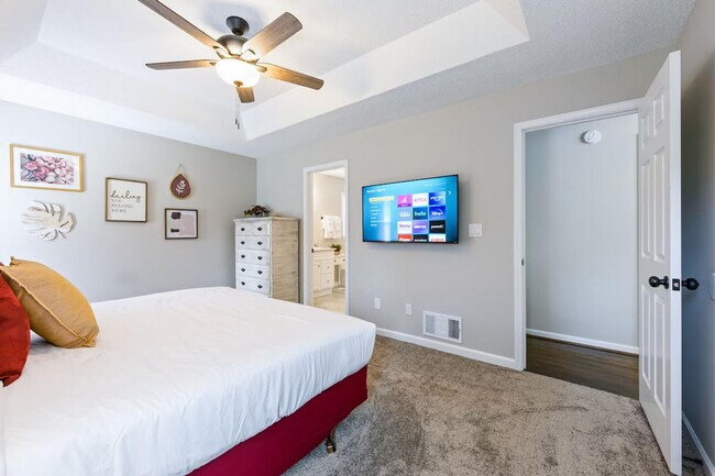 Building Photo - 13 Windfield Dr