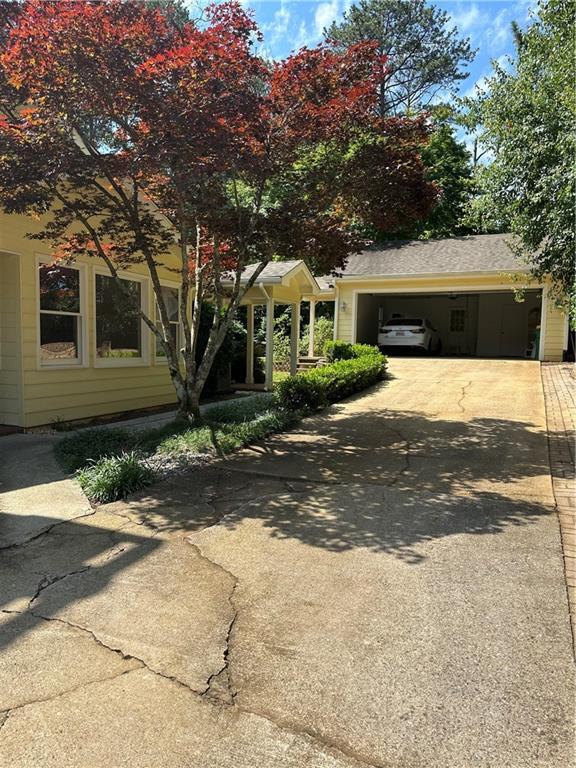 Building Photo - 2705 Shadow Pine Dr