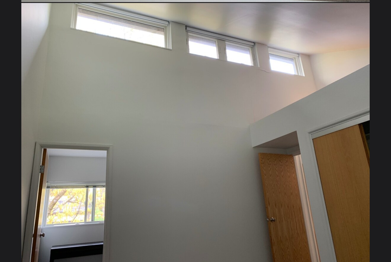 Building Photo - 1051 Danby Rd