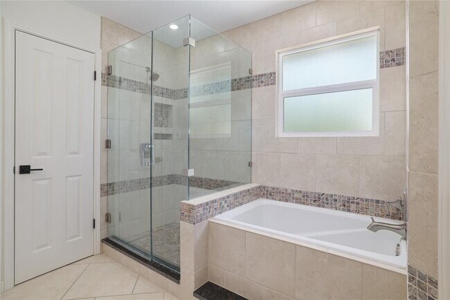 Building Photo - 12520 Sir Christophers Cove