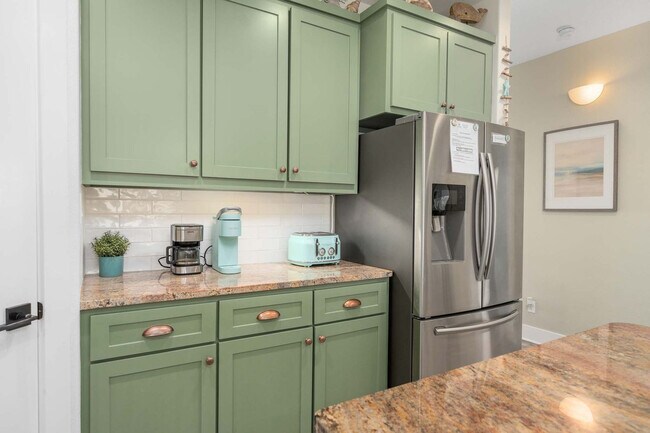 Building Photo - 456 Paradise Pointe Dr