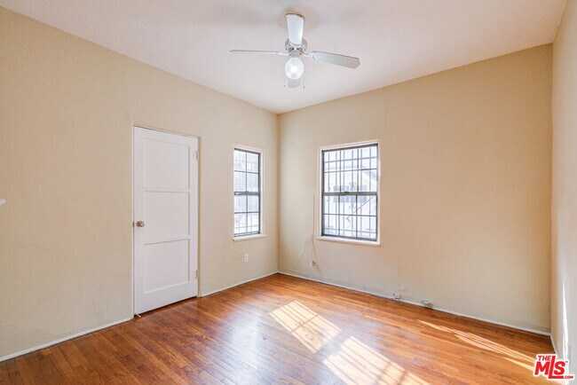 Building Photo - 1492 Silver Lake Blvd