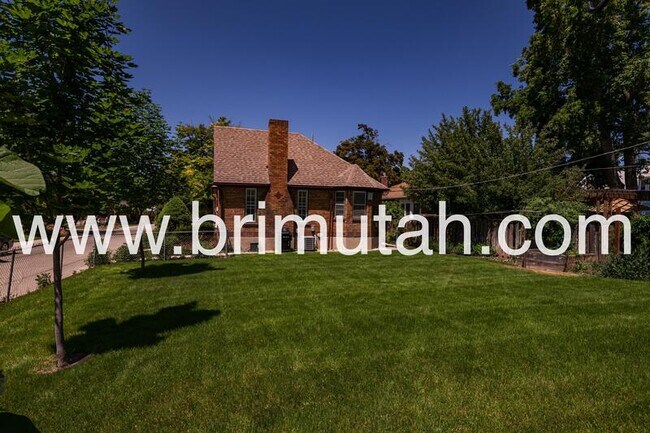 Building Photo - 755 Princeton Ave S