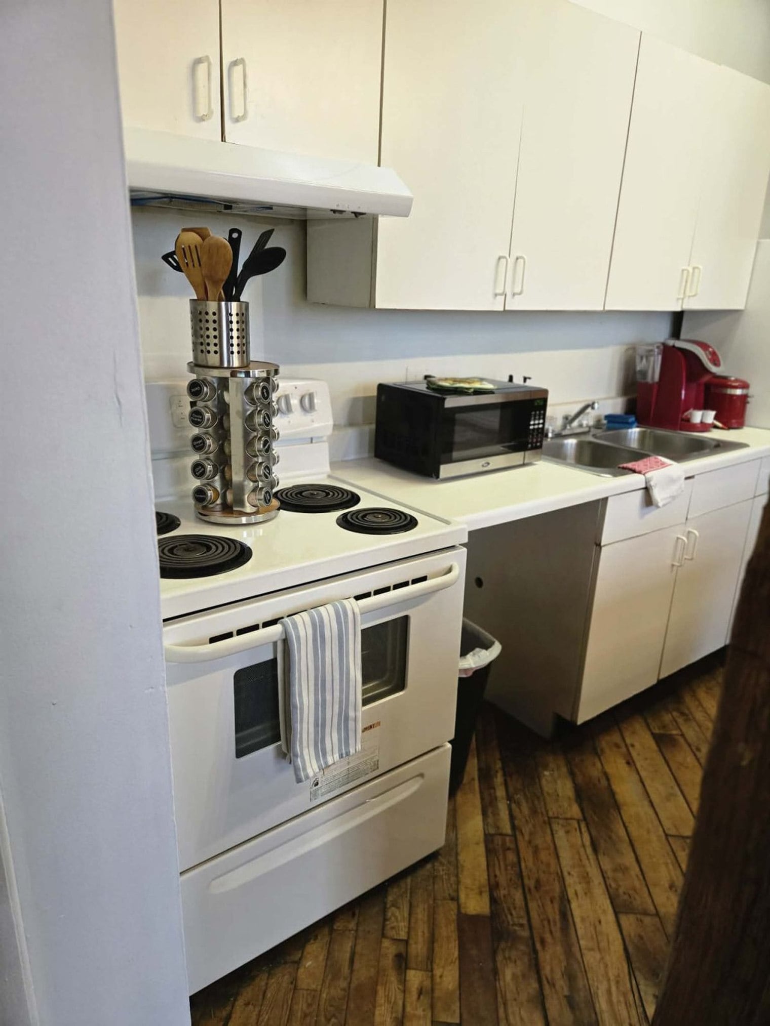 Building Photo - 227 Iron St