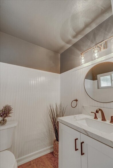 Building Photo - 2191 Canyon Dr